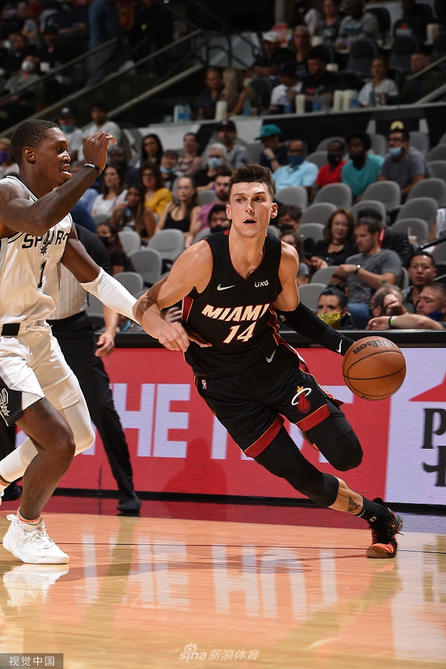 本场比赛让 本场比赛让