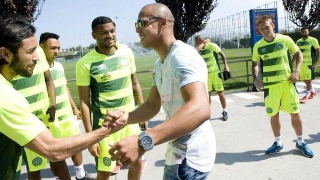 传递着友谊 传递着友谊