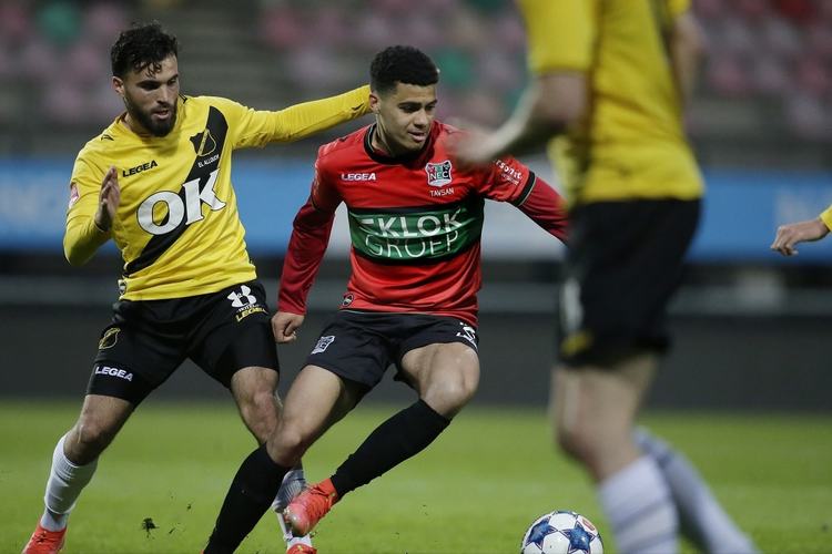 乒乓球——亚洲杯：王曼昱晋级四.