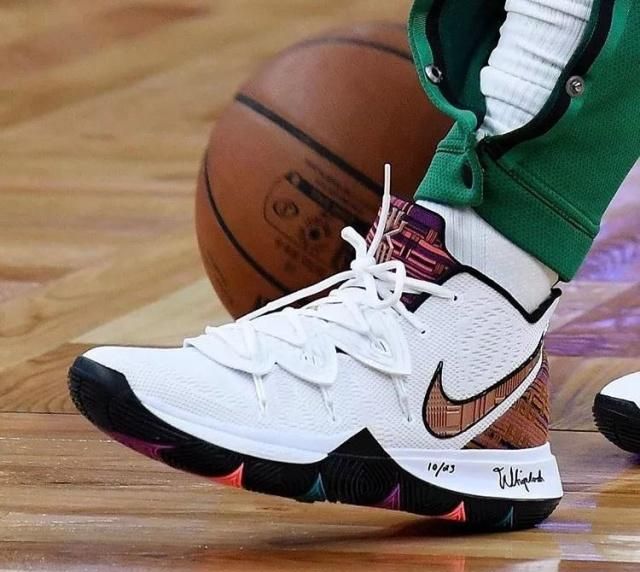 字母哥更在 字母哥更在